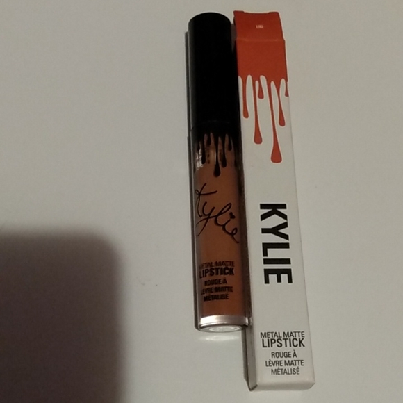 Kylie liquid matte lipstick in color like